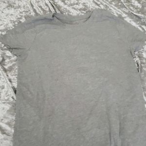 Normal grey tee